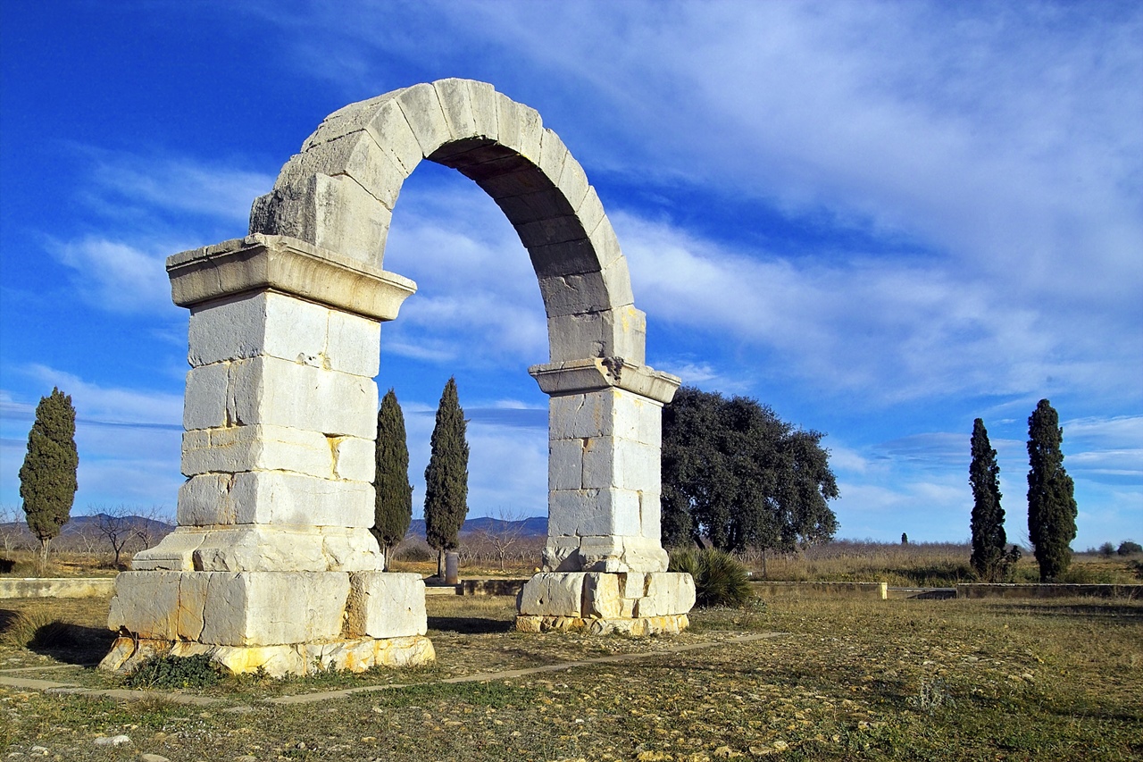 Portada. Arco romano de Cabanes. Autor, Patronato provincial de turismo de Castellón
