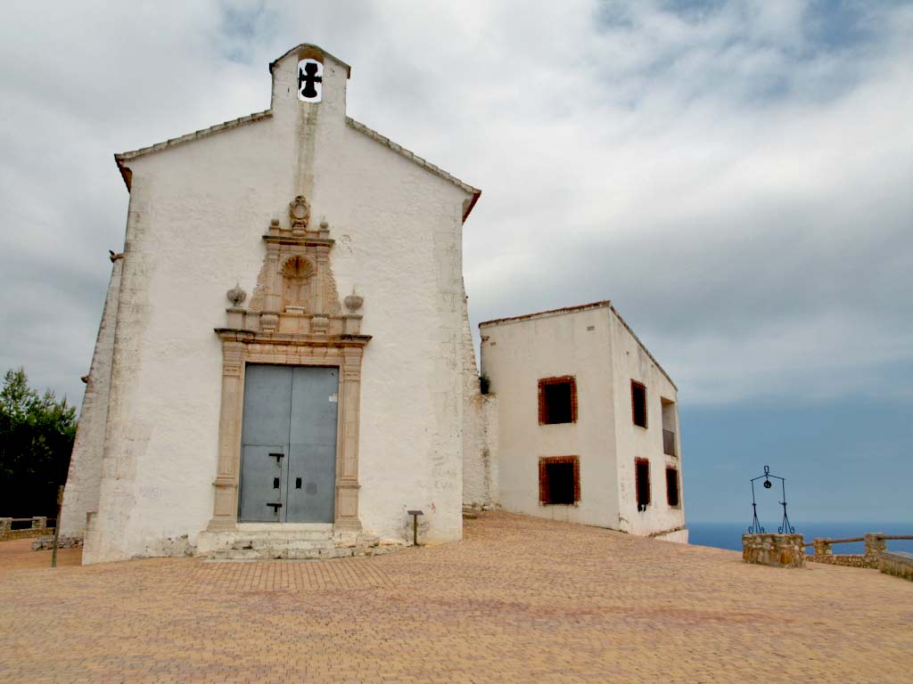 4 Ermita de santa Llùcia i sant Benet. Autor, pisakampas.blogspot.com